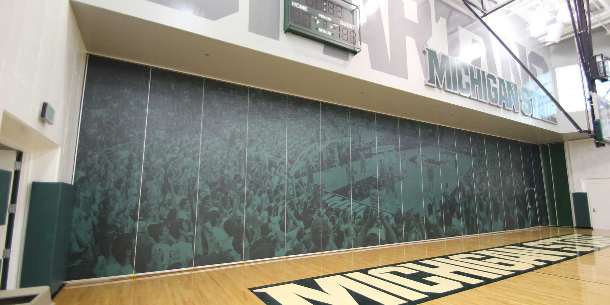 墙图形显示在密歇根州立大学篮球比赛